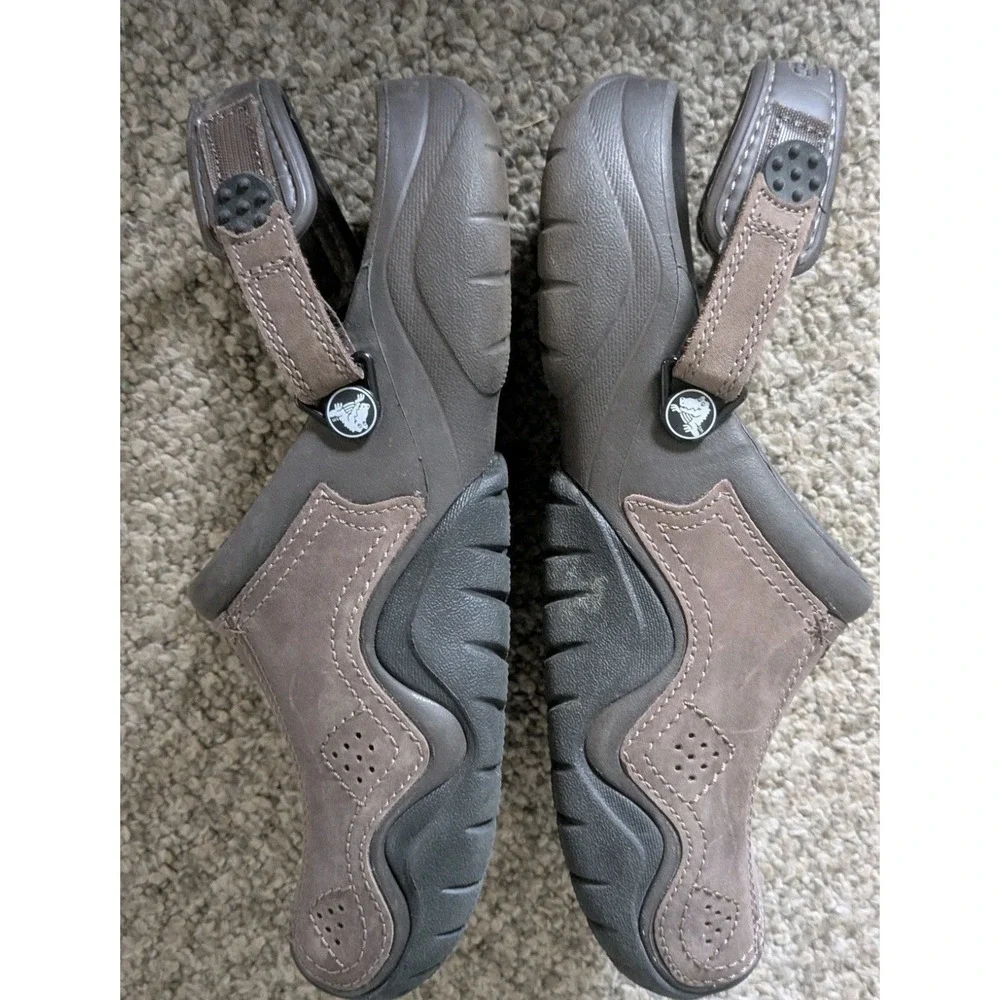 Crocs Swiftwater Leather Clogs Mens 9 Brown Slip On Adjustable Heel Straps